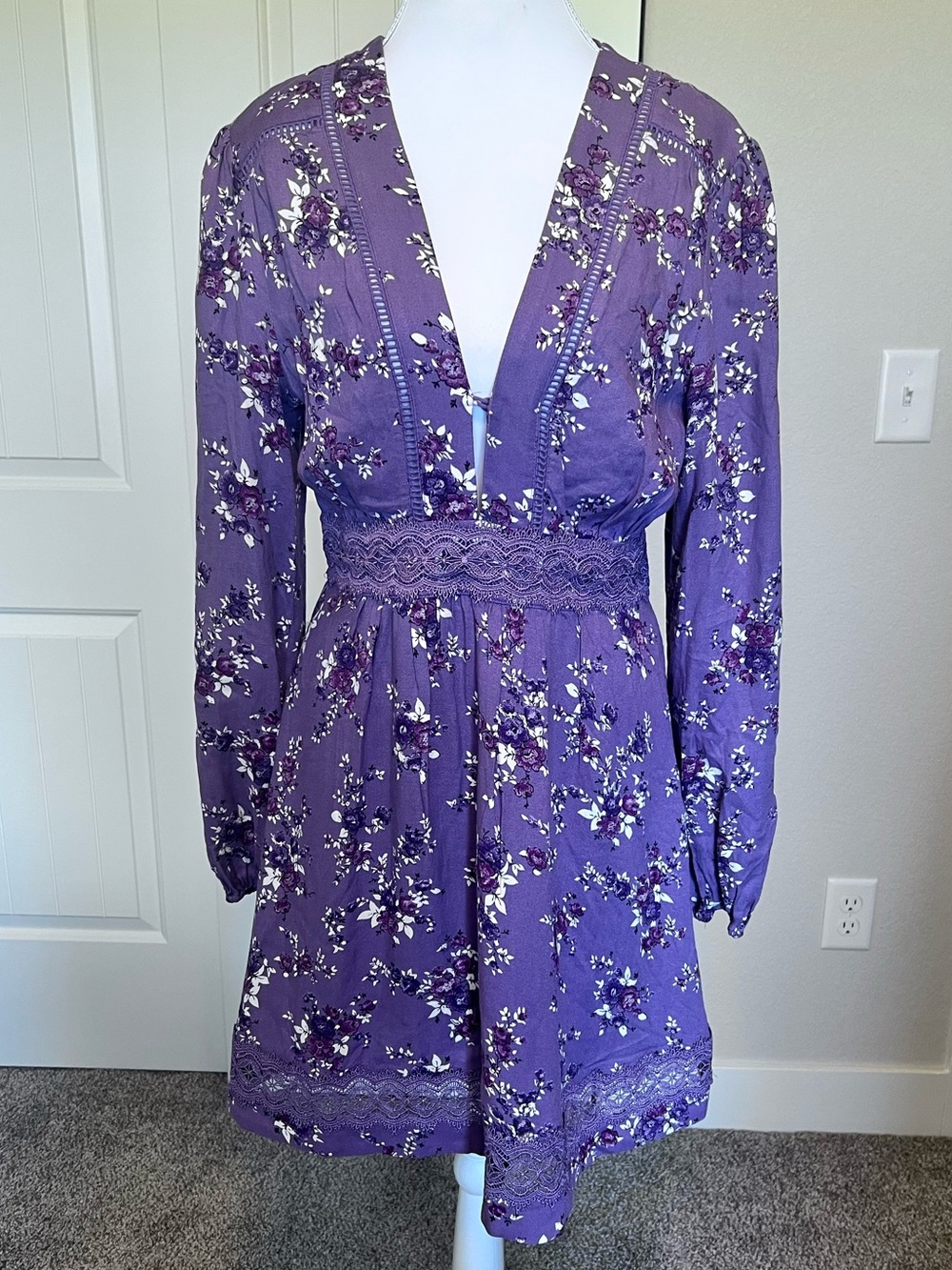 Wayf NWT Purple Floral Lace-Trim Dress Side Zip Medium Lord & Taylor